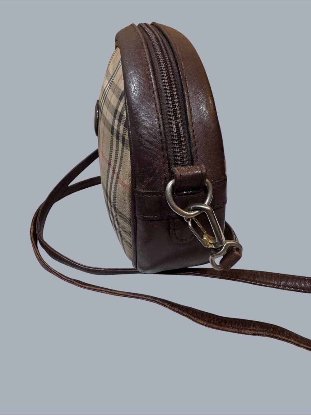 Burberry’s Nova Check Crossbody Bag - Picture 4 of 13
